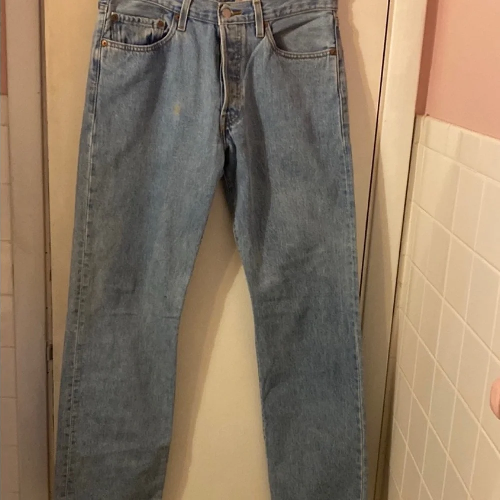 Men’s Light-wash Levi’s 501 Button-fly Cotton Jeans Sz 33 x 32